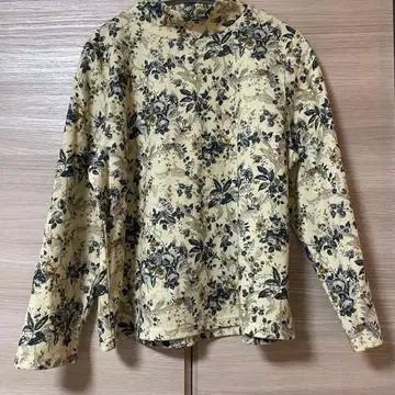 [ 바라쿠라 ] 장미빛 생활 꽃무늬 긴팔 하이넥