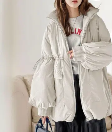 스탠드 카라 드로스트 디자인 소매 볼륨 충전솜 오버 사이즈 블루종