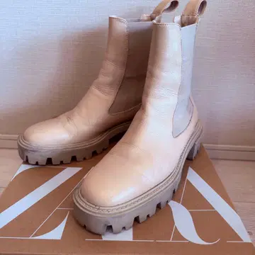 ZARA 자라 가죽 사이드 고어 부츠 베이지