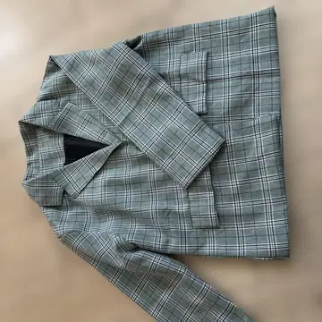 체크 무늬 테일러드 자켓과 팬츠 세트