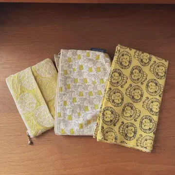 옐로우 컬러 파우치 2종과 리사 라슨 수건 세트