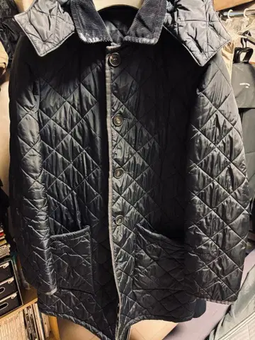 매킨토시 퀼팅 코트 블랙 사이즈 38 할인 가능