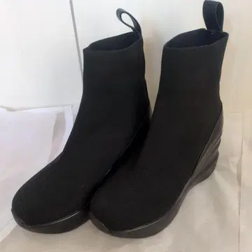 orMORE 블랙 니트 부츠 S 사이즈