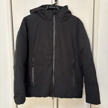 그린 레이블 릴랙싱 STRC 후디드 다운 재킷