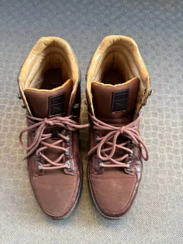 Puma 브라운 하이컷 부츠