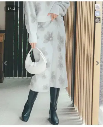 고베 레터스 꽃 패턴 페더 니트 타이트 스커트