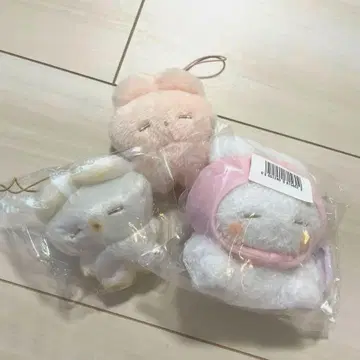 [새상품] 토끼 네무쨩 마스코트 봉제 인형 딸기 두건 REMME