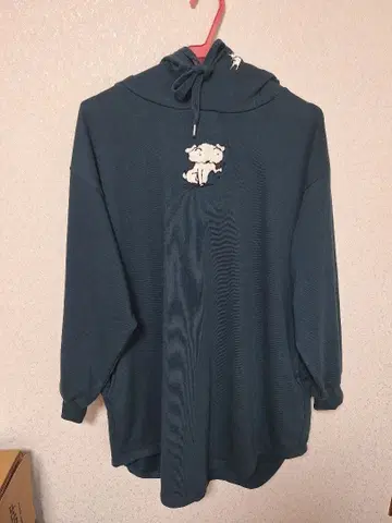 graniph 시로와 짱구는 못말려(크레용 신짱) 자수 후드티