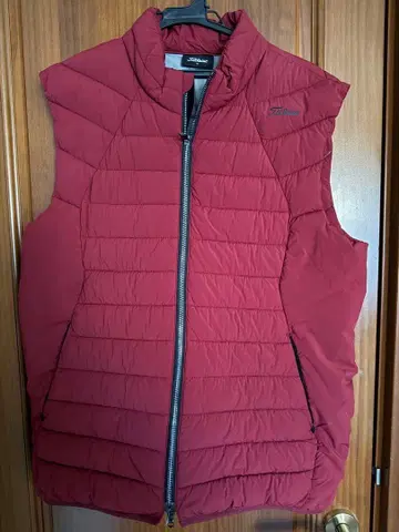 Titleist 빨간색 슬리브리스 다운 자켓 LL