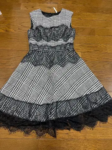 슬리브리스 무릎 기장 원피스 화이트 블랙 체크