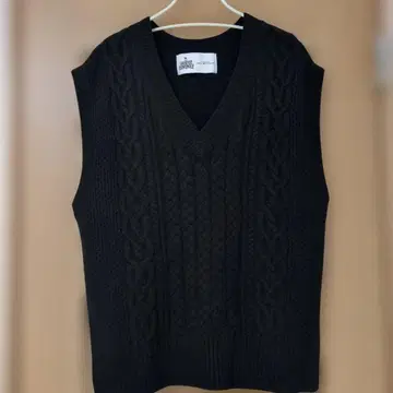 GREEN LABEL RELAXING 블랙 케이블 짜임 V넥 니트 베스트