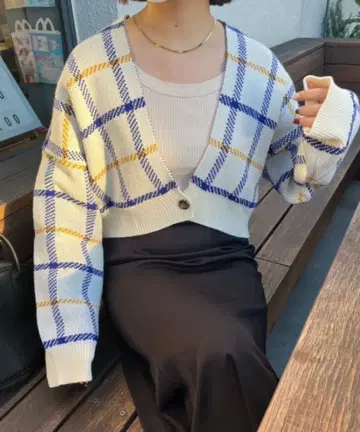 nemne store 깊은 V넥 체크 무늬 가디건 아이보리