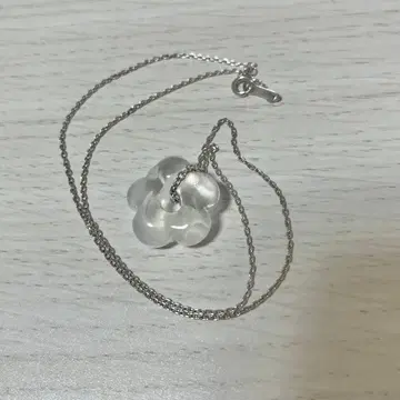 ma minette Daisy necklace clear milk