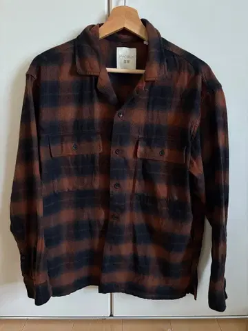 유니클로 JW 앤더슨 브러쉬드 코튼 오버 사이즈 셔츠 브라운 S