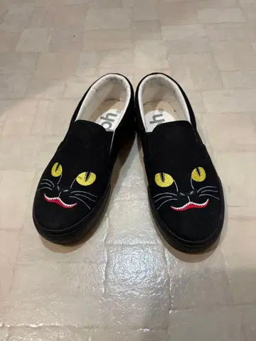 이시쿠로 아야코 그라니프 요괴 고양이 부채 24cm 슬립온 플랫슈즈