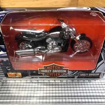 HARLEY-DAVIDSON 1/18 maisto