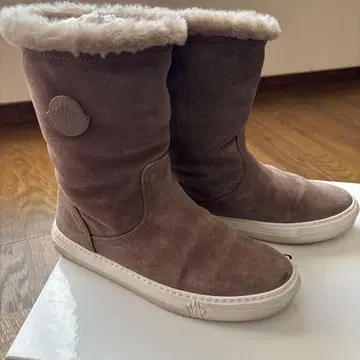 MONCLER 브라운 어그 부츠