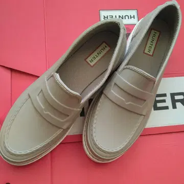 HUNTER 베이지 슬립온 레인슈즈