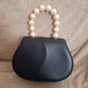 네이비 가죽 펄 핸들 핸드백