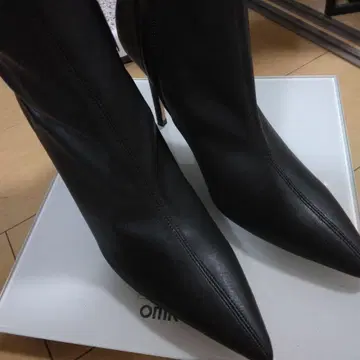 블랙 가죽 스틸레토 롱 부츠