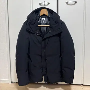 블랙 다운 자켓 후드 부착