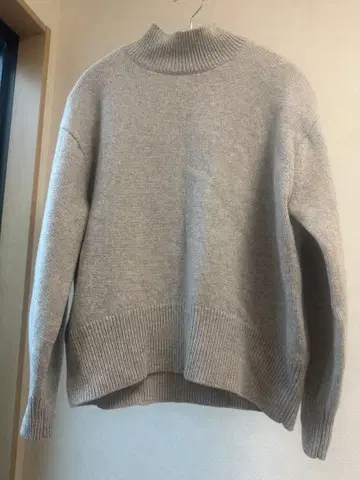 그레이 하이넥 니트 스웨터 (plst 100% 울)