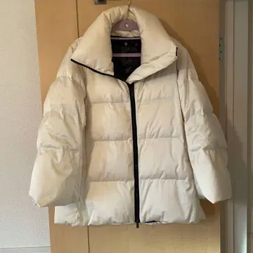 +J 화이트 다운 자켓 M