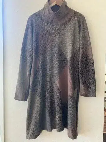 요건 레일 하이넥 튜닉 면