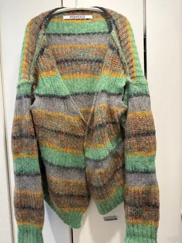 PERVERZE 스트라이프 니트 가디건