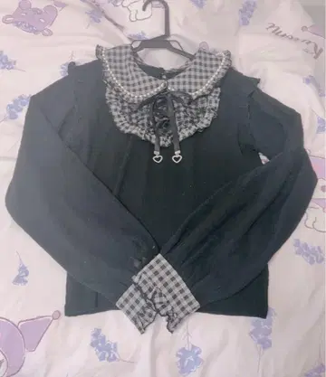 노에미 아가씨 하트 참 레이스업 티셔츠 긴팔