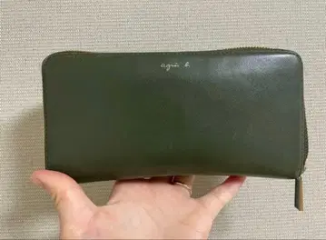 agnis b. 올리브 그린 장지갑