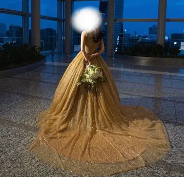 글리터 드레스, 골드