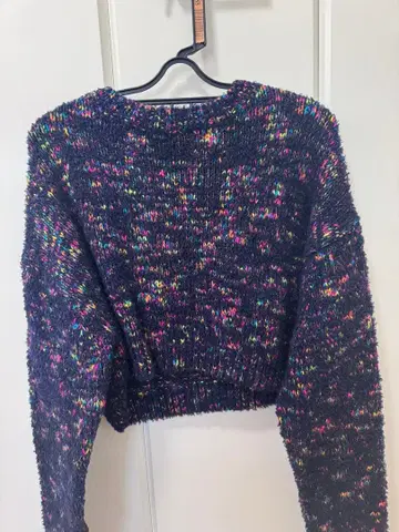 6 록 크롭 니트 스웨터