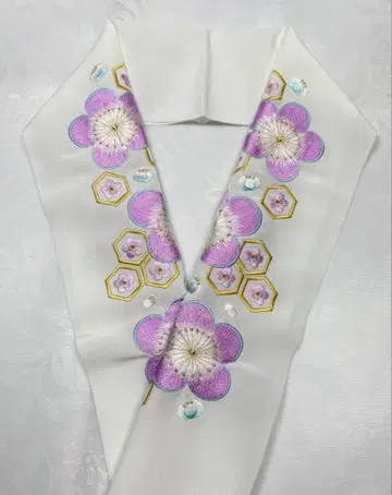 미사용 t-044 장식용 깃 자수 후리소데 성인식 귀갑 문양 매화