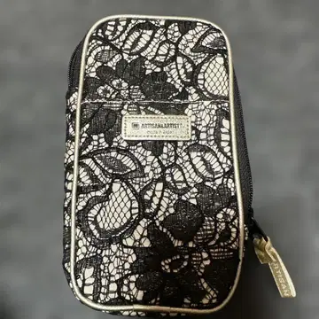 ARTISAN & ARTIST 레이스 패턴 파우치
