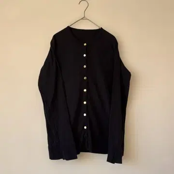 MUSE 두지엠 블랙 버튼 긴팔 가디건