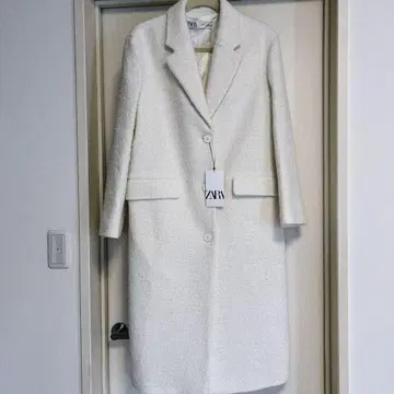 ZARA 화이트 롱 코트 S 사이즈