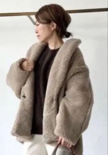 윔 가젯 모카 보아 코트