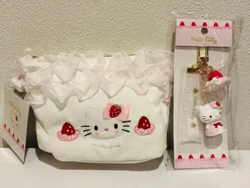 [새상품] 헬로키티 딸기 휘핑 케이크 파우치 & 키링