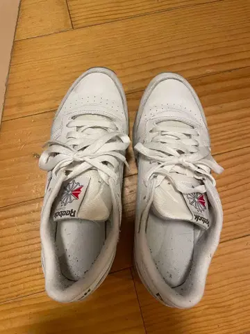 Reebok Classic 화이트 스니커즈 27cm