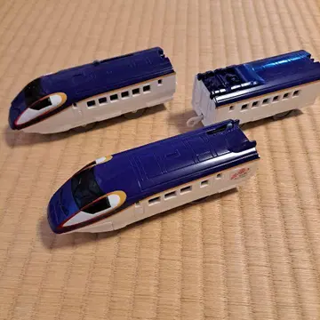 프라레일 차량 파랑과 화이트 꽃 디자인