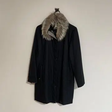 leilian 퍼 카라 부착 블랙 롱 코트