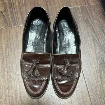 베리니 다크 브라운 프린지 로퍼