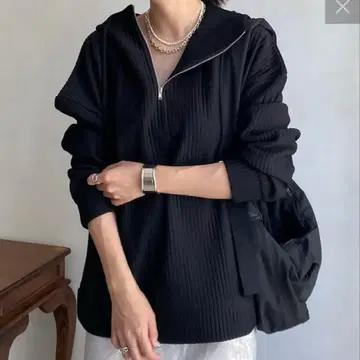 AgAwd 아가우드 퀼팅 후드티