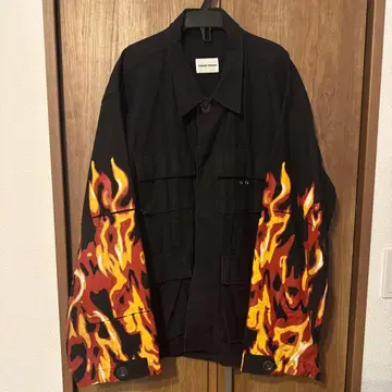 TENDER PERSON 프레임 패턴 자켓 파이어