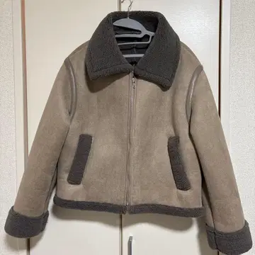 뷰티 드 오모크 무스탕 코트 그레이