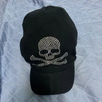 챙 달린 스컬 니트 캡