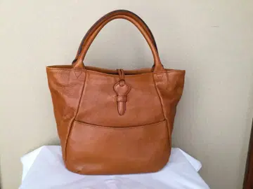 Dakota 브라운 가죽 핸드백