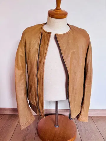 BEAUTY & YOUTH 베이지 가죽 자켓 M 사이즈