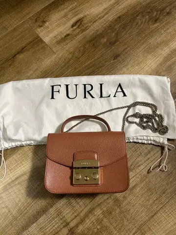 FURLA 메트로폴리스 숄더백 수납 가방 포함